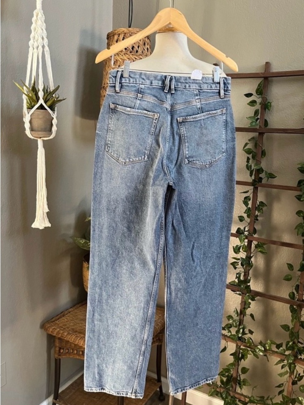 Good American Good ’90s Crossover Relaxed Straight Jeans 8/29 | 31” Inseam - Picture 6 of 6